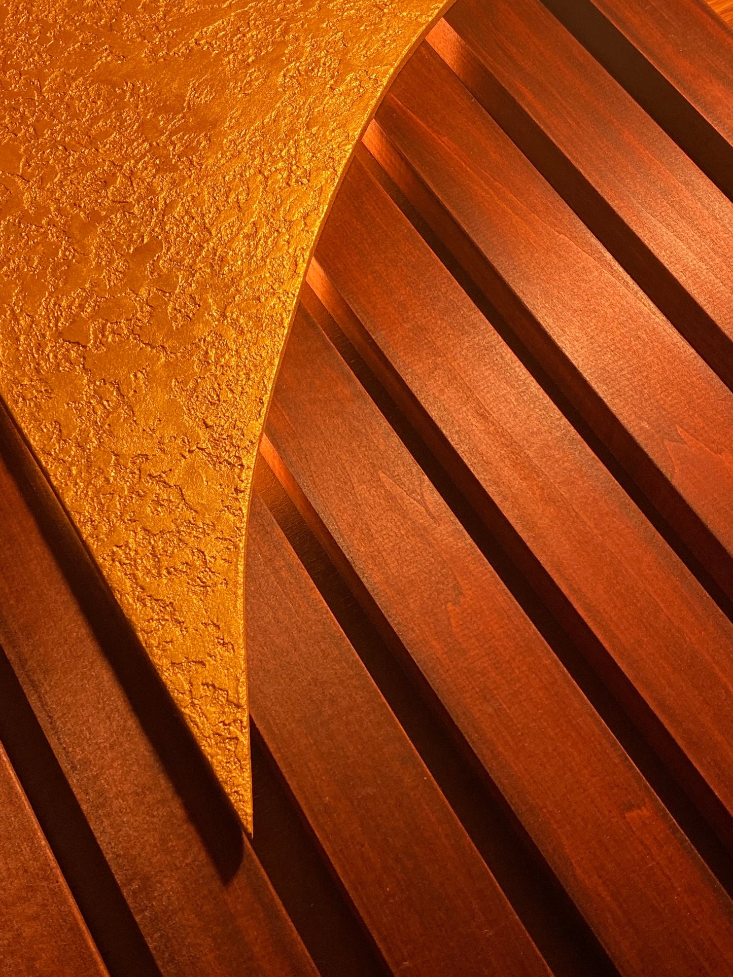 Sanset – Wood Wall Panel with Gold Relief – Mahogany
